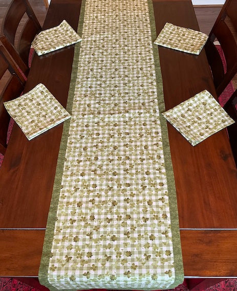 90" St. Patrick's Day Reversible Table Runner with Linen Napkins (Set of 4)